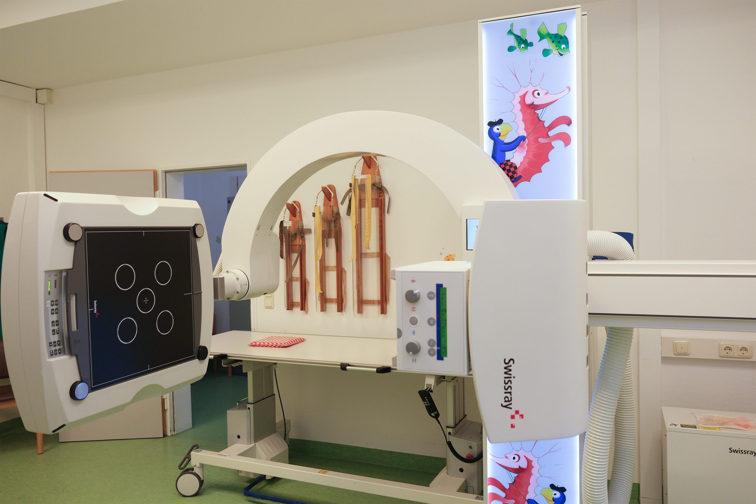 Spezielles Kinder-Röntgengerät für die Universitätskinderklinik