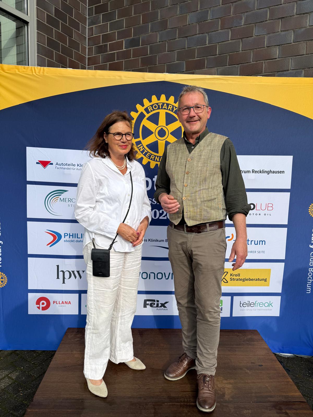 Benefiz Oldtimer Rallye des Rotary Clubs Bochum spendet 5.660 Euro für Kindergesundheit